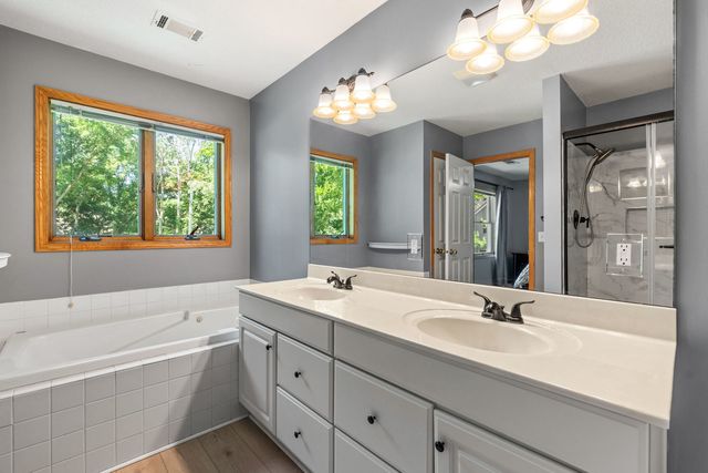 76 Kennelworth Circle, Hampton, IL 61256