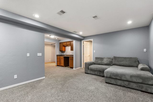 76 Kennelworth Circle, Hampton, IL 61256