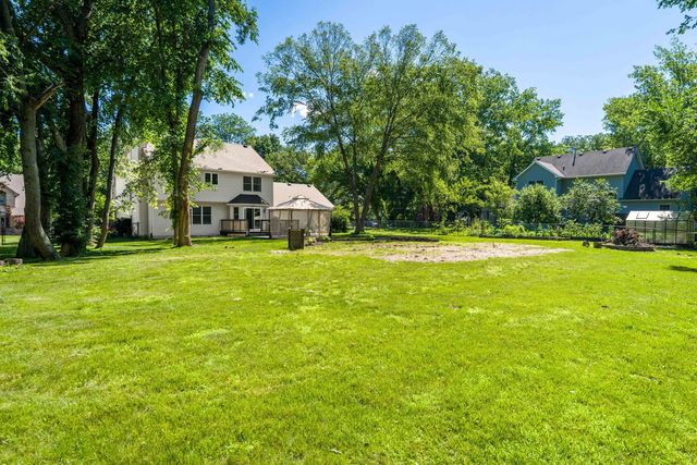 76 Kennelworth Circle, Hampton, IL 61256