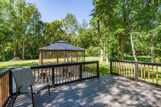 76 Kennelworth Circle, Hampton, IL 61256