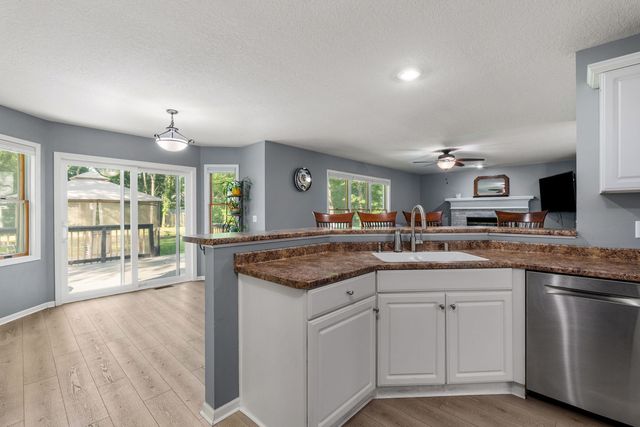 76 Kennelworth Circle, Hampton, IL 61256