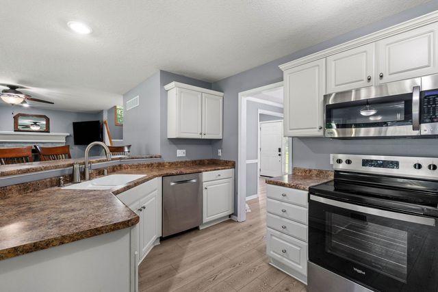 76 Kennelworth Circle, Hampton, IL 61256
