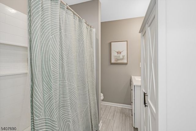 58 Brooklyn Rd, Stanhope Boro, NJ 07874