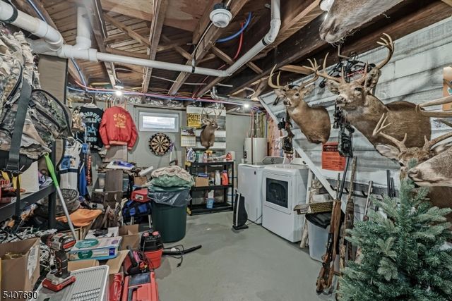 58 Brooklyn Rd, Stanhope Boro, NJ 07874