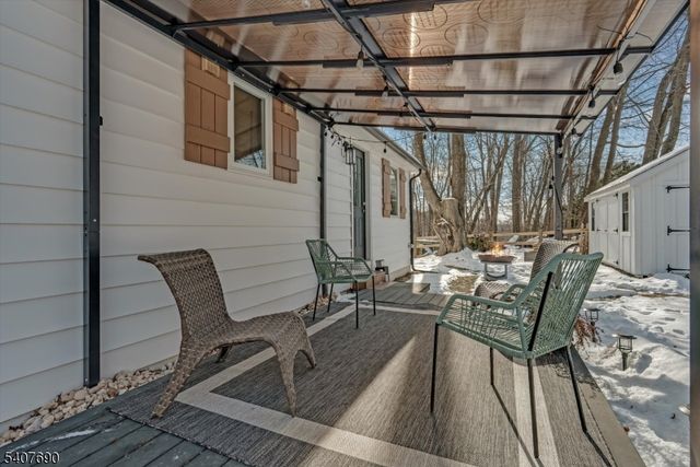 58 Brooklyn Rd, Stanhope Boro, NJ 07874