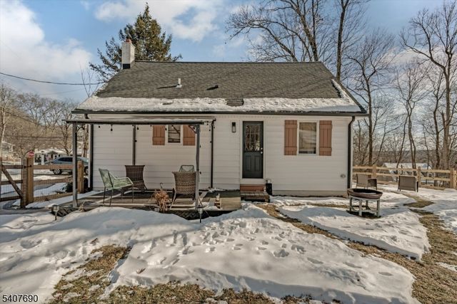 58 Brooklyn Rd, Stanhope Boro, NJ 07874