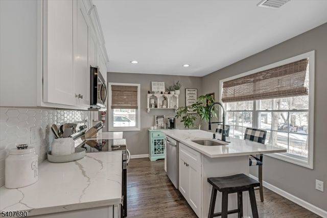 58 Brooklyn Rd, Stanhope Boro, NJ 07874