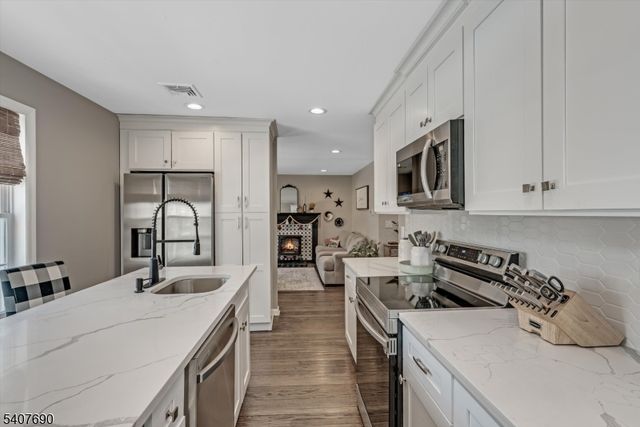 58 Brooklyn Rd, Stanhope Boro, NJ 07874