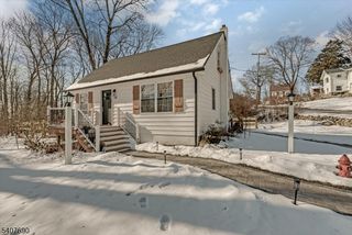 58 Brooklyn Rd, Stanhope Boro, NJ 07874