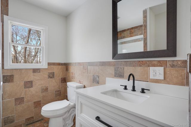 629 Twin Arch Road, Rock Tavern, NY 12575