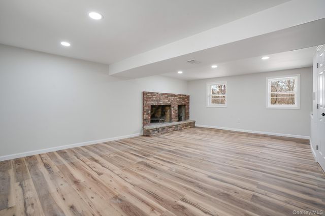 629 Twin Arch Road, Rock Tavern, NY 12575