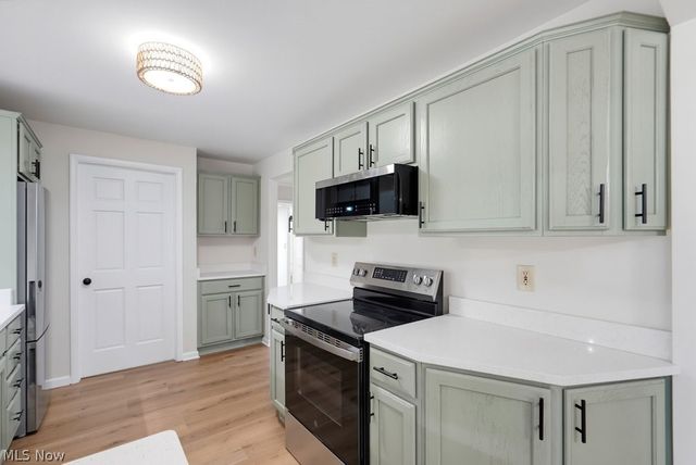 6907 Elmwood Drive, Solon, OH 44139