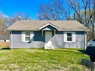 411 Oak St Apt B, Clarksville, TN 37042