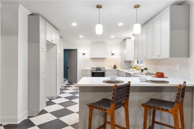 10301 Howe Drive, Leawood, KS 66206