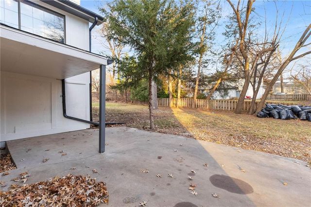 10301 Howe Drive, Leawood, KS 66206