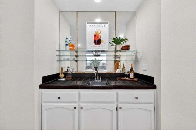 292 Apricot Lane, Mountain View, CA 94040