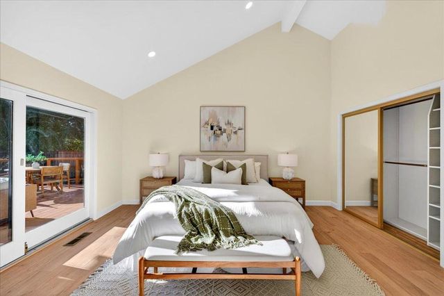 292 Apricot Lane, Mountain View, CA 94040
