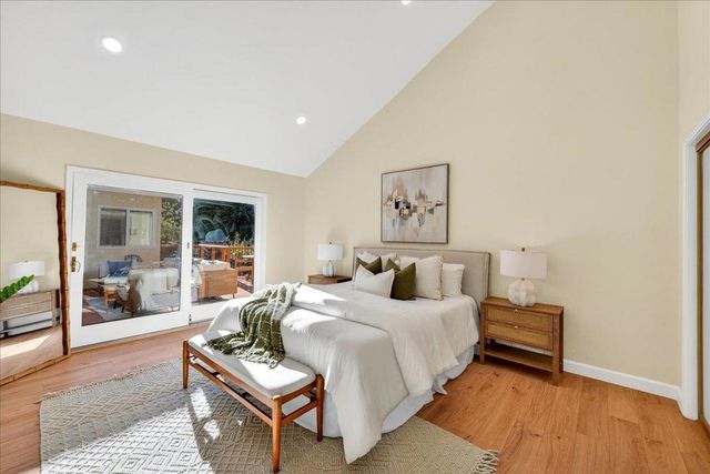 292 Apricot Lane, Mountain View, CA 94040