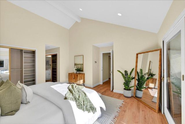 292 Apricot Lane, Mountain View, CA 94040