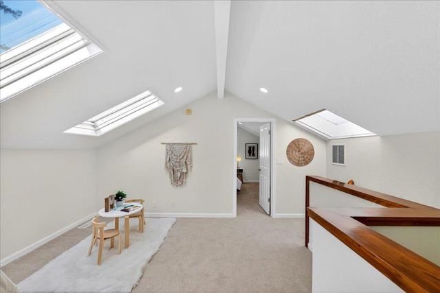 292 Apricot Lane, Mountain View, CA 94040