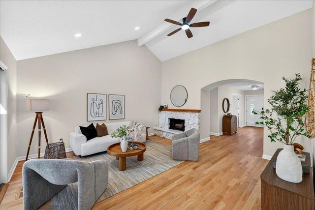 292 Apricot Lane, Mountain View, CA 94040