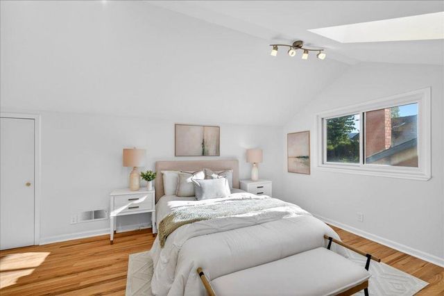292 Apricot Lane, Mountain View, CA 94040