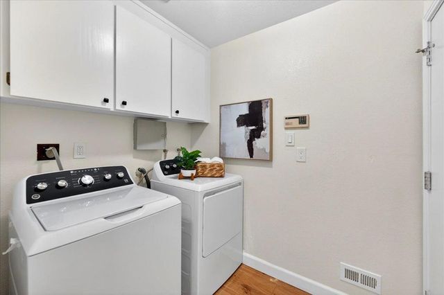 292 Apricot Lane, Mountain View, CA 94040