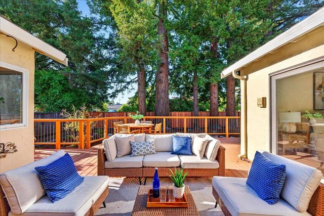 292 Apricot Lane, Mountain View, CA 94040