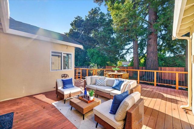 292 Apricot Lane, Mountain View, CA 94040