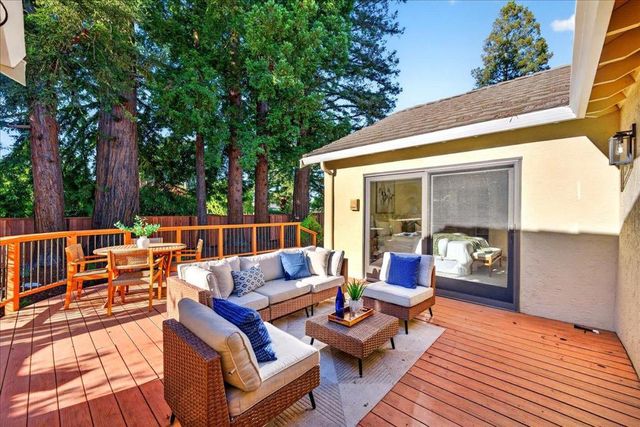 292 Apricot Lane, Mountain View, CA 94040