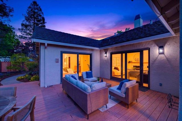 292 Apricot Lane, Mountain View, CA 94040