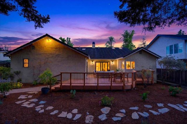 292 Apricot Lane, Mountain View, CA 94040