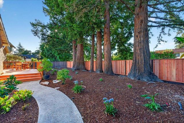 292 Apricot Lane, Mountain View, CA 94040
