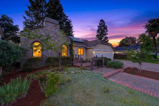292 Apricot Lane, Mountain View, CA 94040