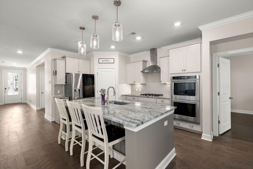 Image 11 of property listing at 228 Shortmarsh Street, Summerville, SC 29486