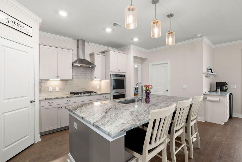 Image 12 of property listing at 228 Shortmarsh Street, Summerville, SC 29486