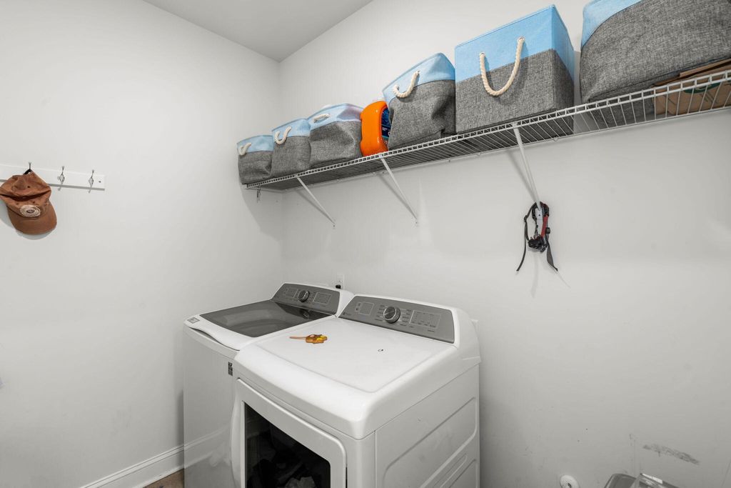 Image 23 of property listing at 228 Shortmarsh Street, Summerville, SC 29486