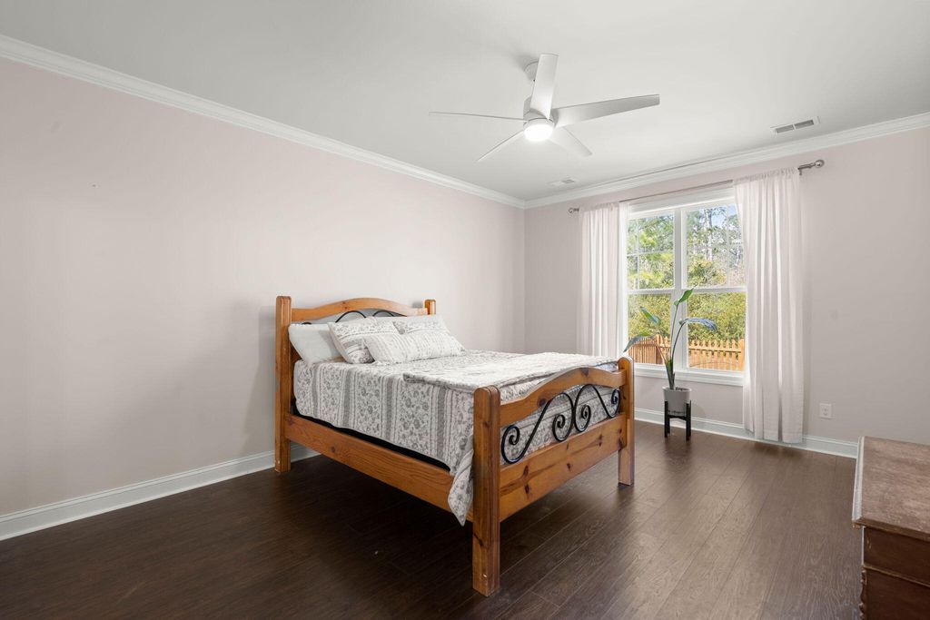 Image 24 of property listing at 228 Shortmarsh Street, Summerville, SC 29486