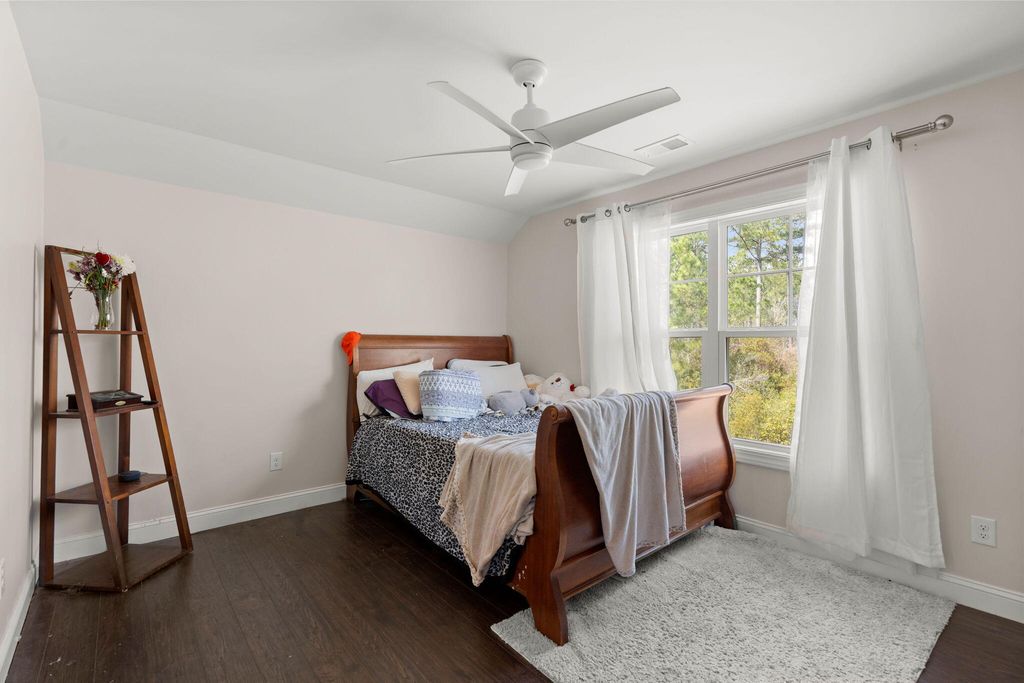 Image 31 of property listing at 228 Shortmarsh Street, Summerville, SC 29486