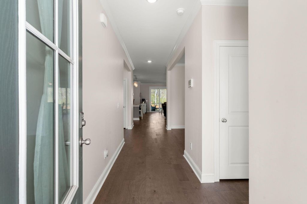 Image 4 of property listing at 228 Shortmarsh Street, Summerville, SC 29486