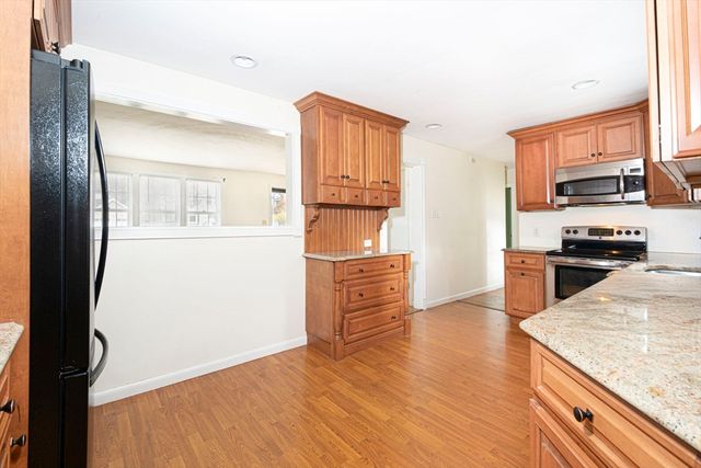 349 Brigham St, Northborough, MA 01532