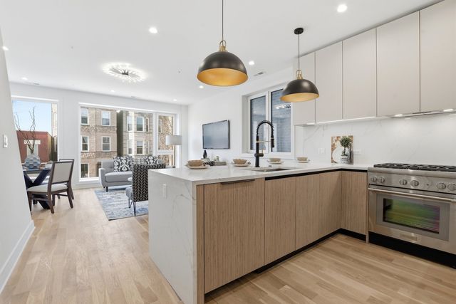 1325 N Artesian Avenue 2, Chicago, IL 60622