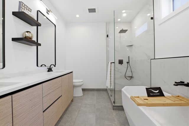 1325 N Artesian Avenue 2, Chicago, IL 60622