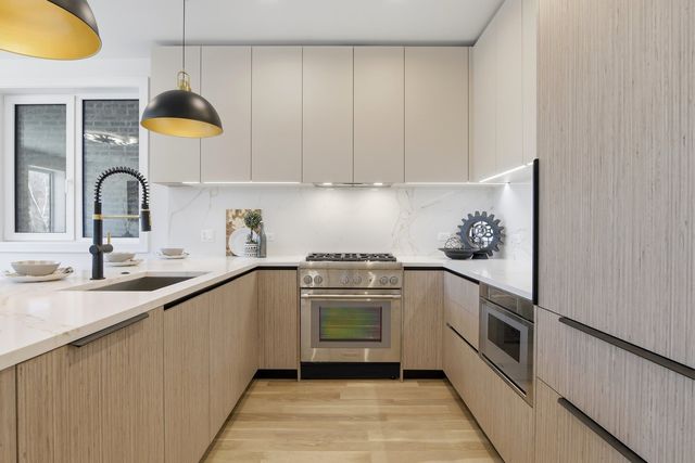 1325 N Artesian Avenue 2, Chicago, IL 60622