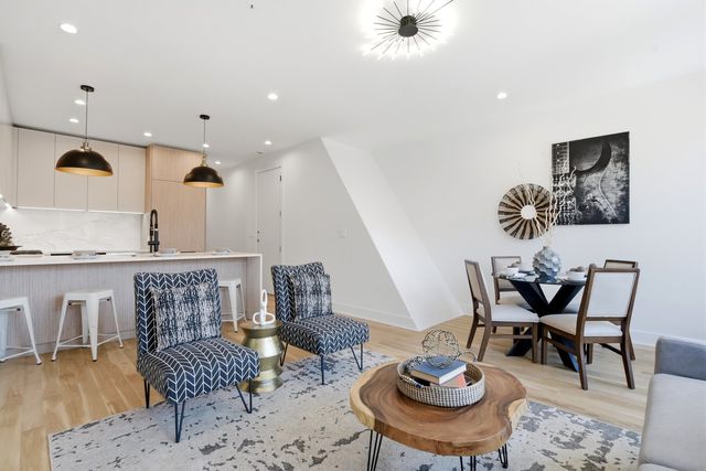 1325 N Artesian Avenue 2, Chicago, IL 60622