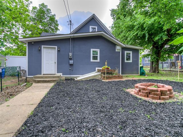 1218 W Noble Avenue, Guthrie, OK 73044