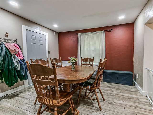 1218 W Noble Avenue, Guthrie, OK 73044