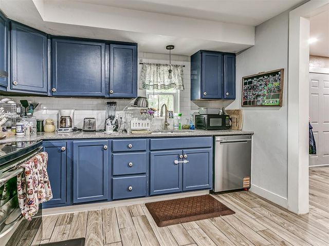 1218 W Noble Avenue, Guthrie, OK 73044