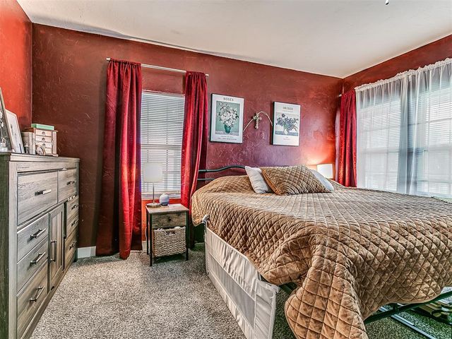 1218 W Noble Avenue, Guthrie, OK 73044