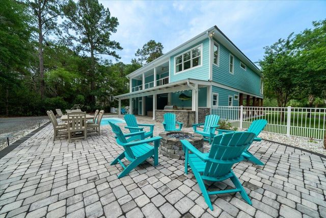 1430 Marsh Bluff Court, Edisto Island, SC 29438